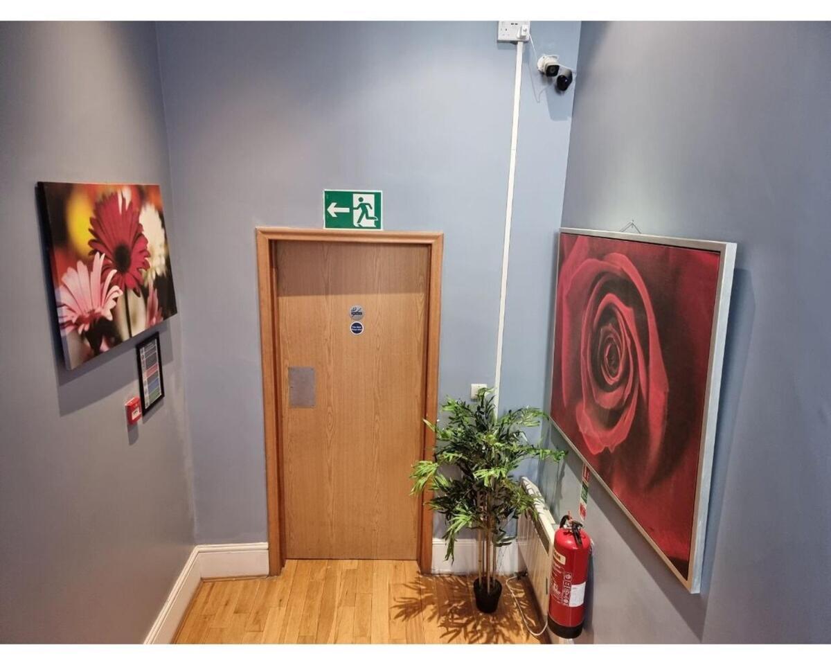 Apartamento F101-First Floor Flat Fits 3 Near Hyde Park Londres Exterior foto