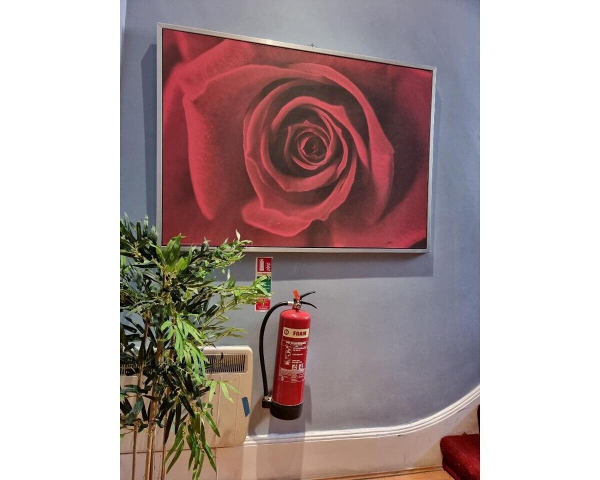 Apartamento F101-First Floor Flat Fits 3 Near Hyde Park Londres Exterior foto