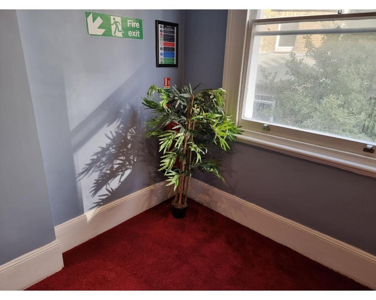 Apartamento F101-First Floor Flat Fits 3 Near Hyde Park Londres Exterior foto